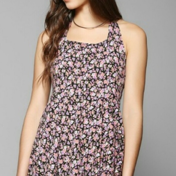 Urban Outfitters Dresses & Skirts - NWOT floral Skater dress. Halter back